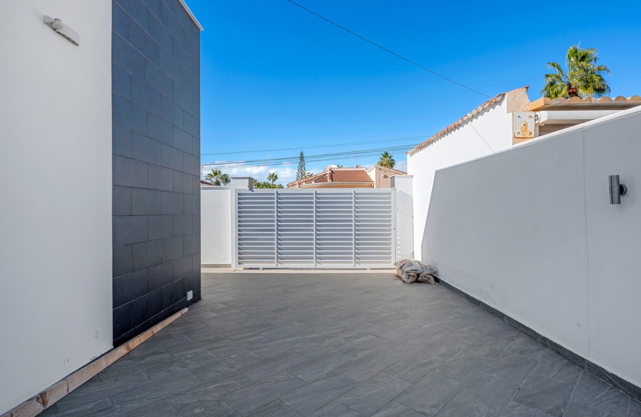 Resale - Villa -
Rojales - Ciudad Quesada