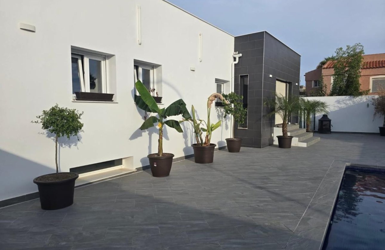 Resale - Villa -
Rojales - Ciudad Quesada