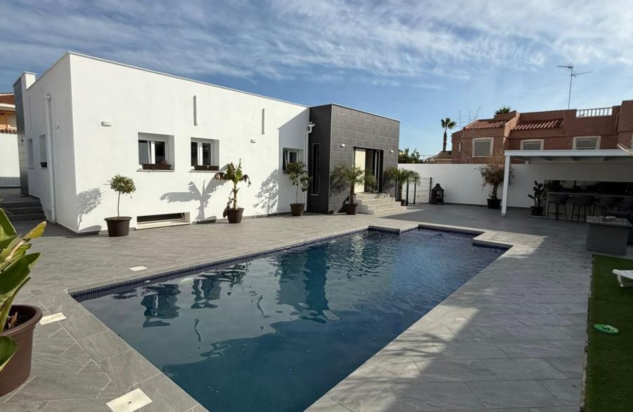 Resale - Villa -
Rojales - Ciudad Quesada