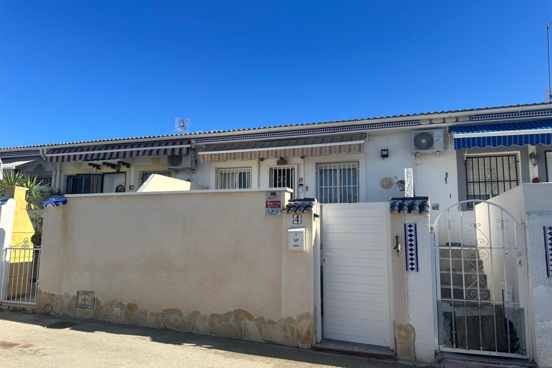 Resale - Villa -
Rojales - Ciudad Quesada