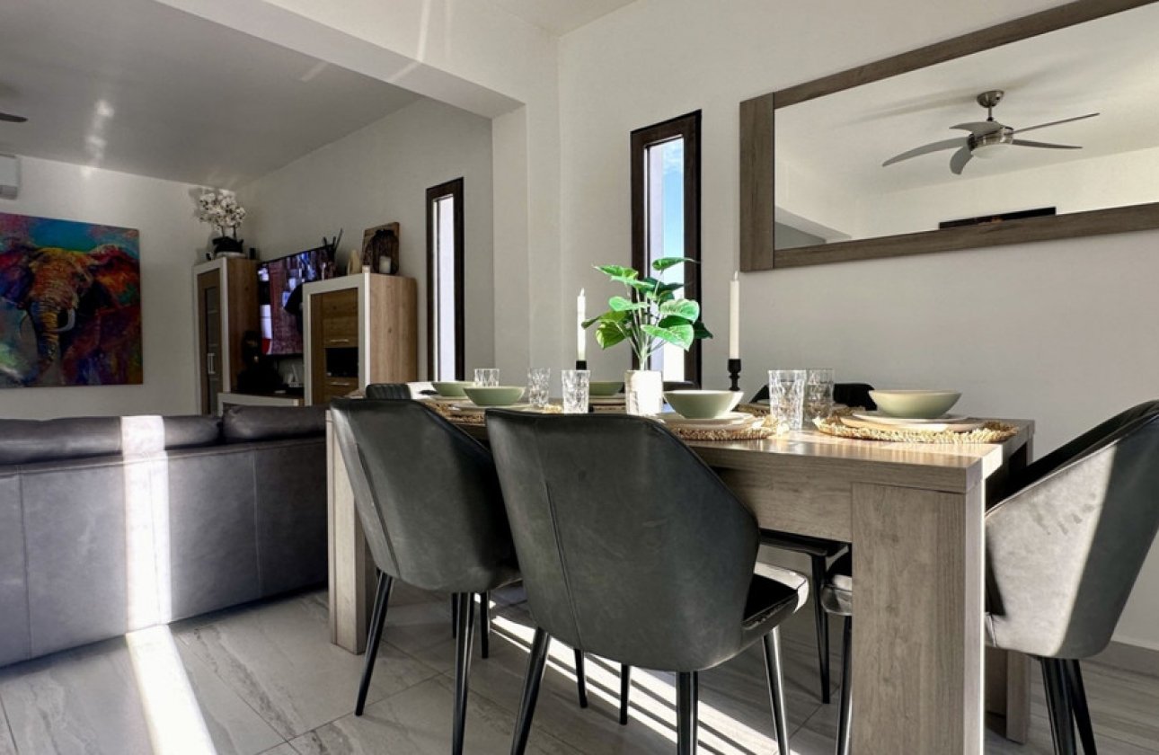 Resale - Villa -
Rojales - Ciudad Quesada