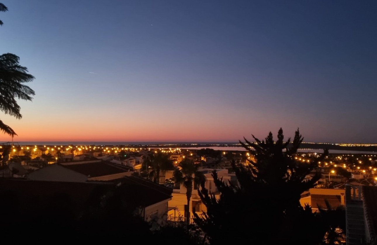 Resale - Villa -
Rojales - Ciudad Quesada