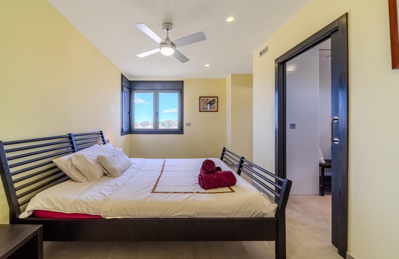 Resale - Villa -
San Fulgencio - La Marina