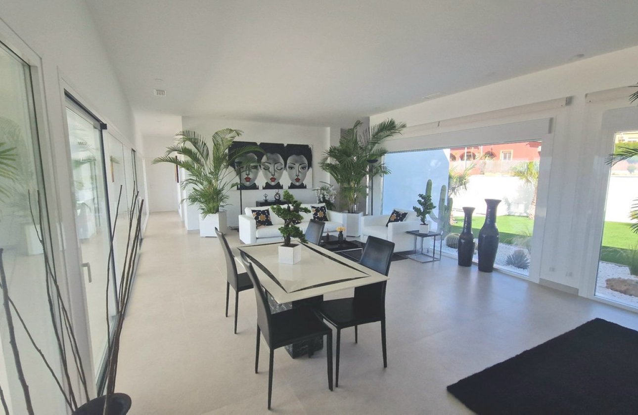 Resale - Villa -
San Fulgencio - La Marina