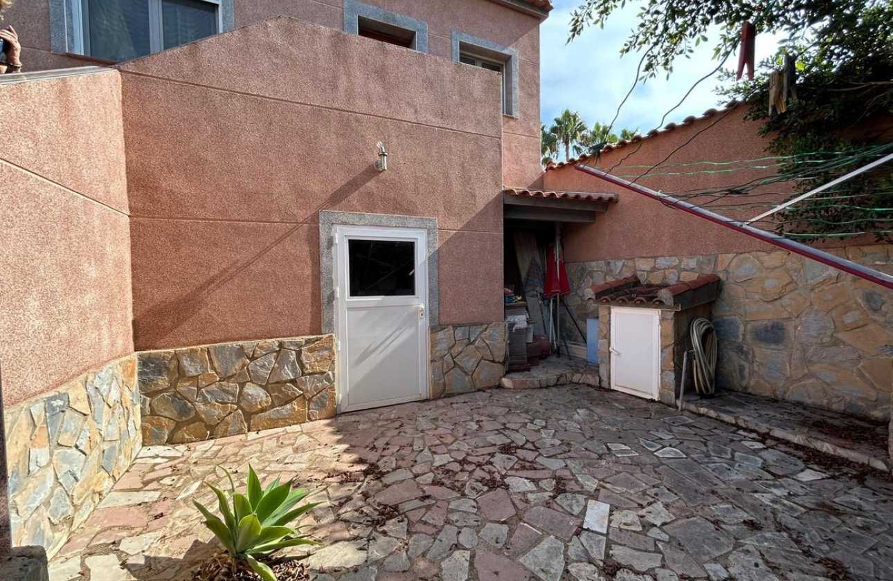 Resale - Villa -
San Fulgencio - La Marina