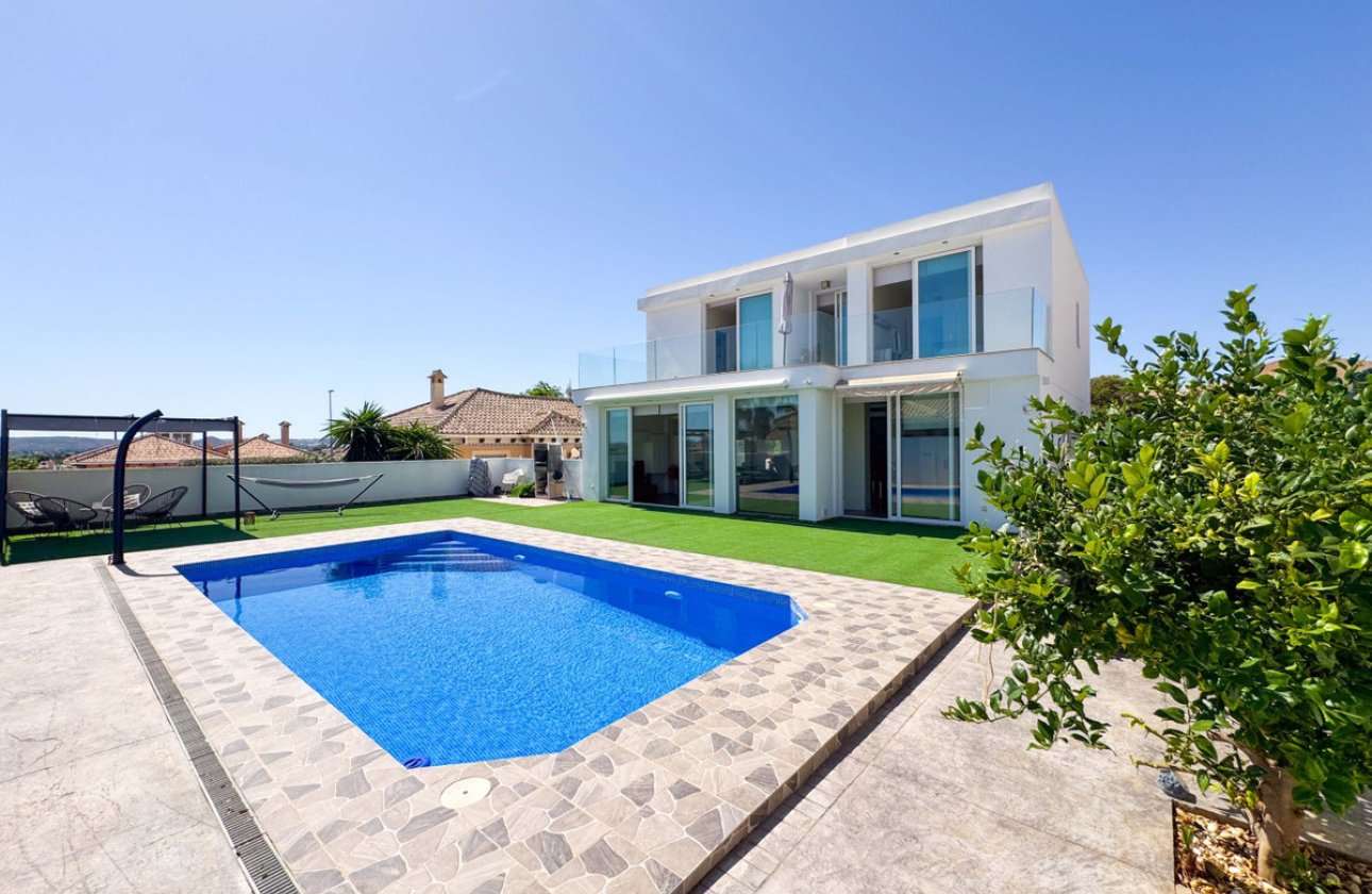 Resale - Villa -
San Fulgencio - San Fulgencio Centro