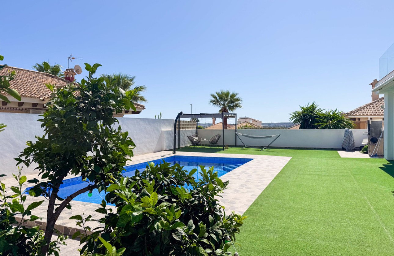 Resale - Villa -
San Fulgencio - San Fulgencio Centro