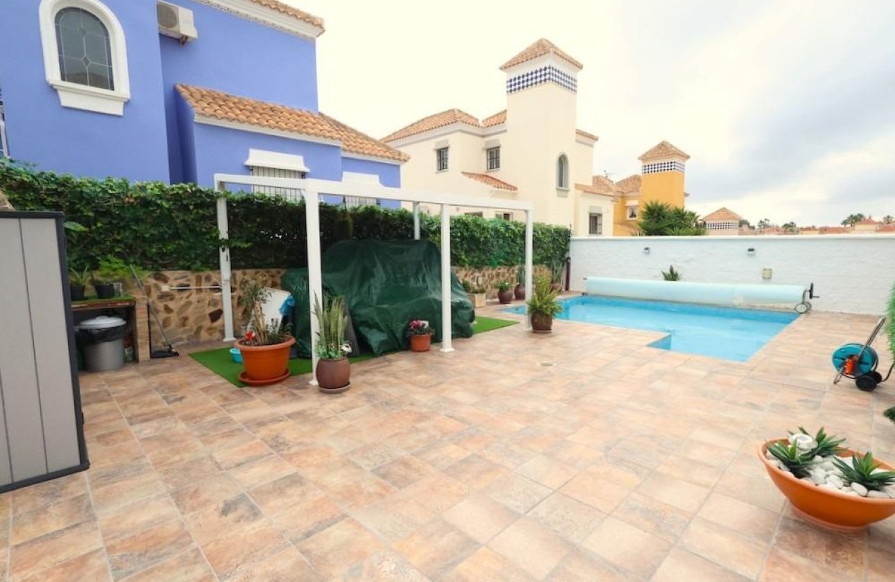 Resale - Villa -
San Miguel de Salinas - Las filipinas