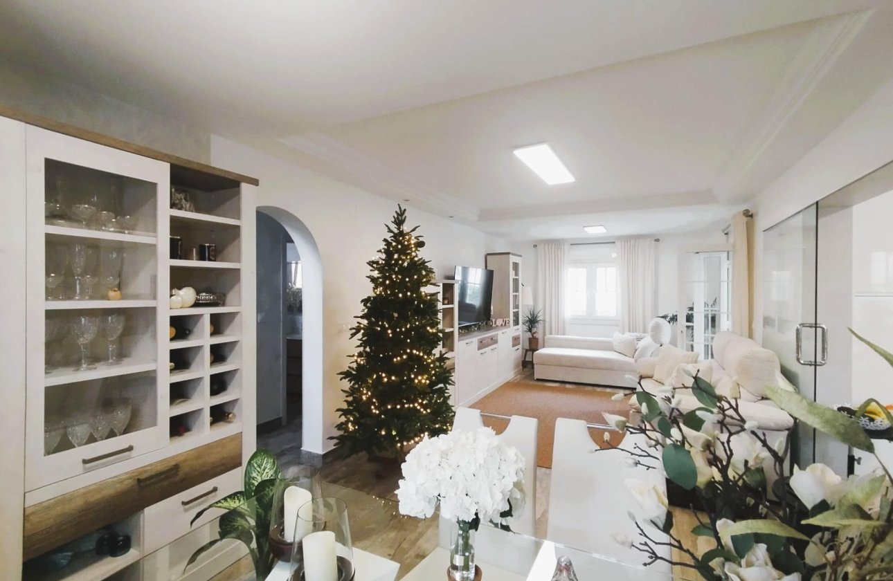 Resale - Villa -
San Miguel de Salinas - Las filipinas