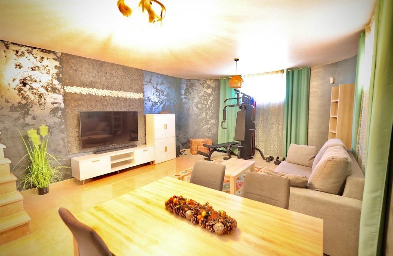 Resale - Villa -
San Miguel de Salinas - Residencial los flamencos