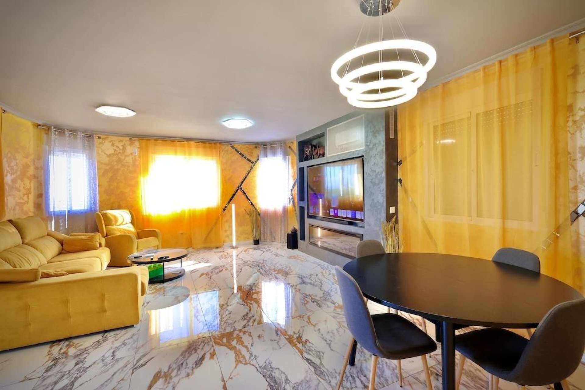 Resale - Villa -
San Miguel de Salinas - Residencial los flamencos