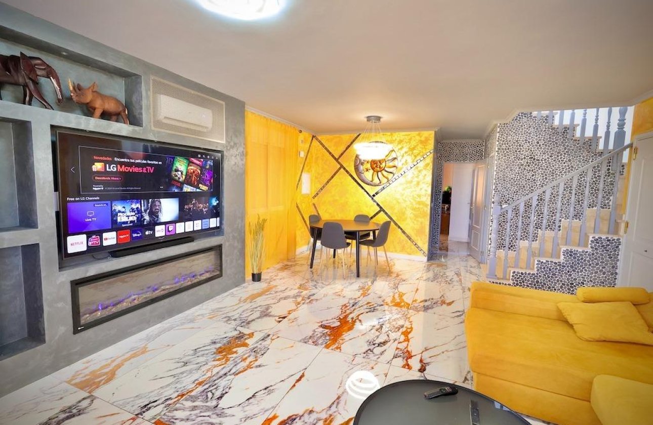 Resale - Villa -
San Miguel de Salinas - Residencial los flamencos