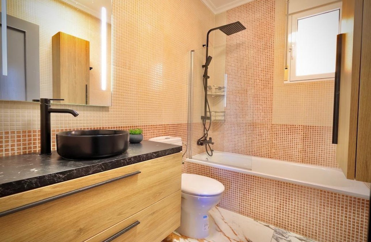 Resale - Villa -
San Miguel de Salinas - Residencial los flamencos