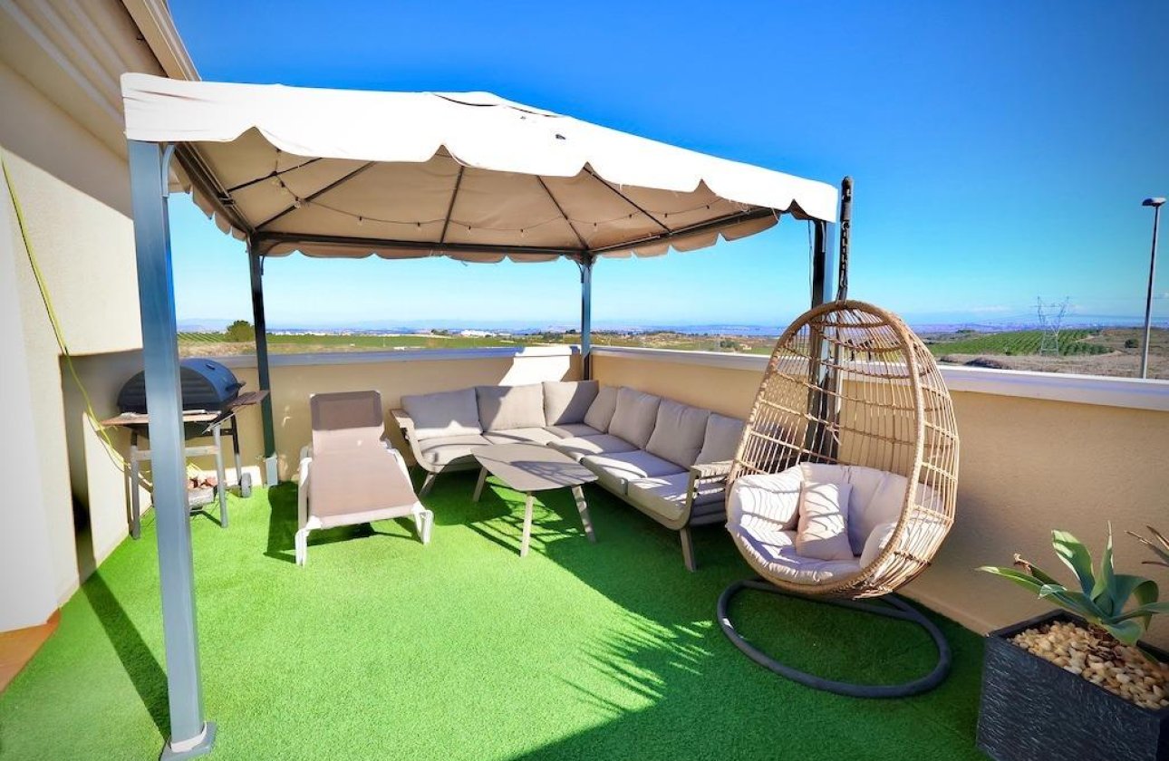 Resale - Villa -
San Miguel de Salinas - Residencial los flamencos