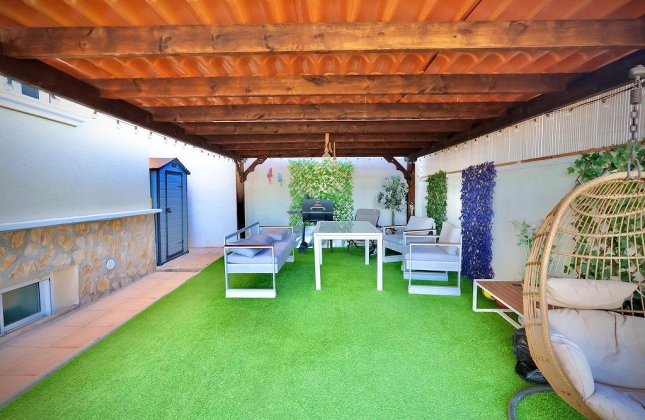 Resale - Villa -
San Miguel de Salinas - Residencial los flamencos