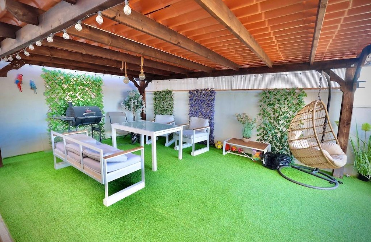 Resale - Villa -
San Miguel de Salinas - Residencial los flamencos