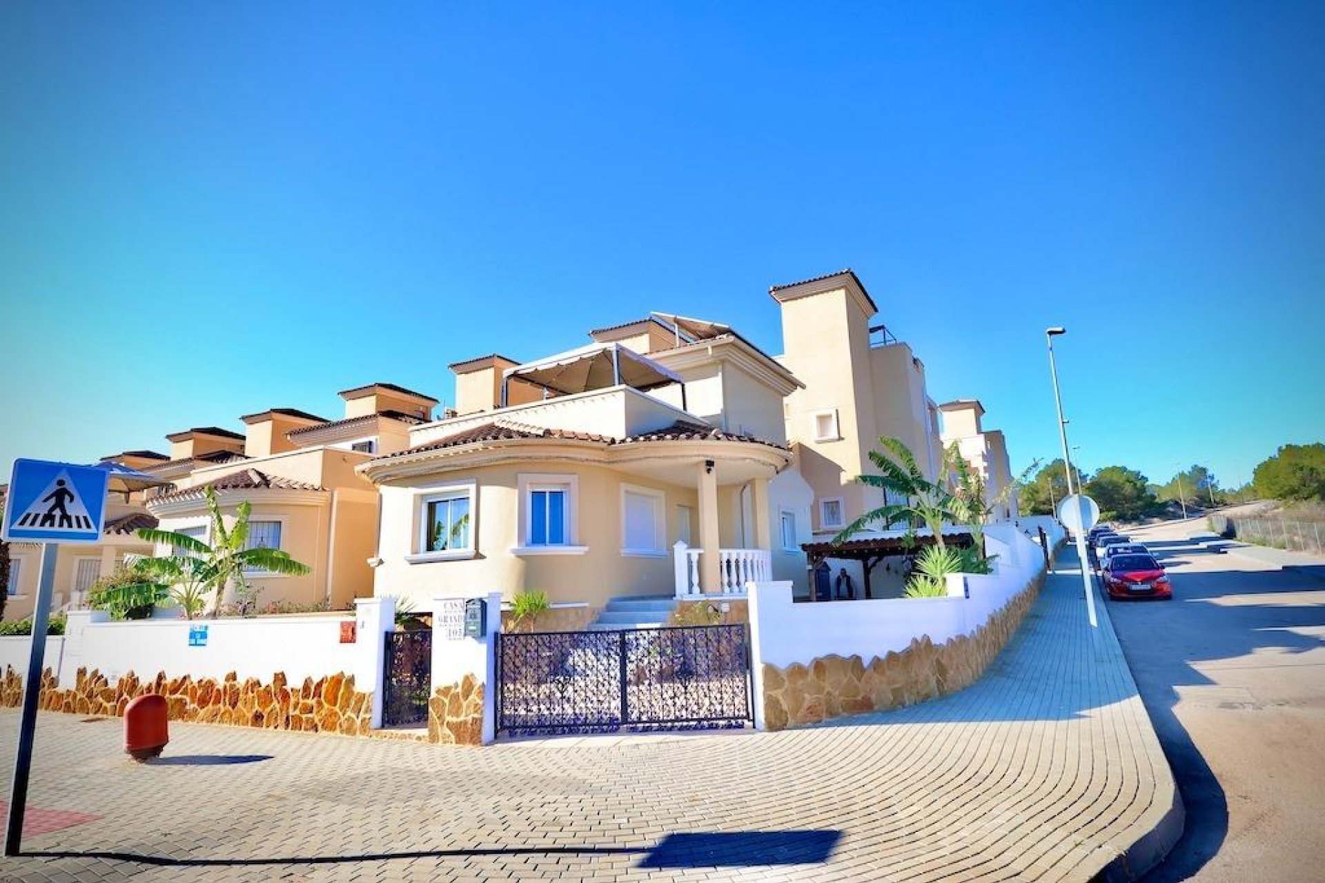 Resale - Villa -
San Miguel de Salinas - Residencial los flamencos