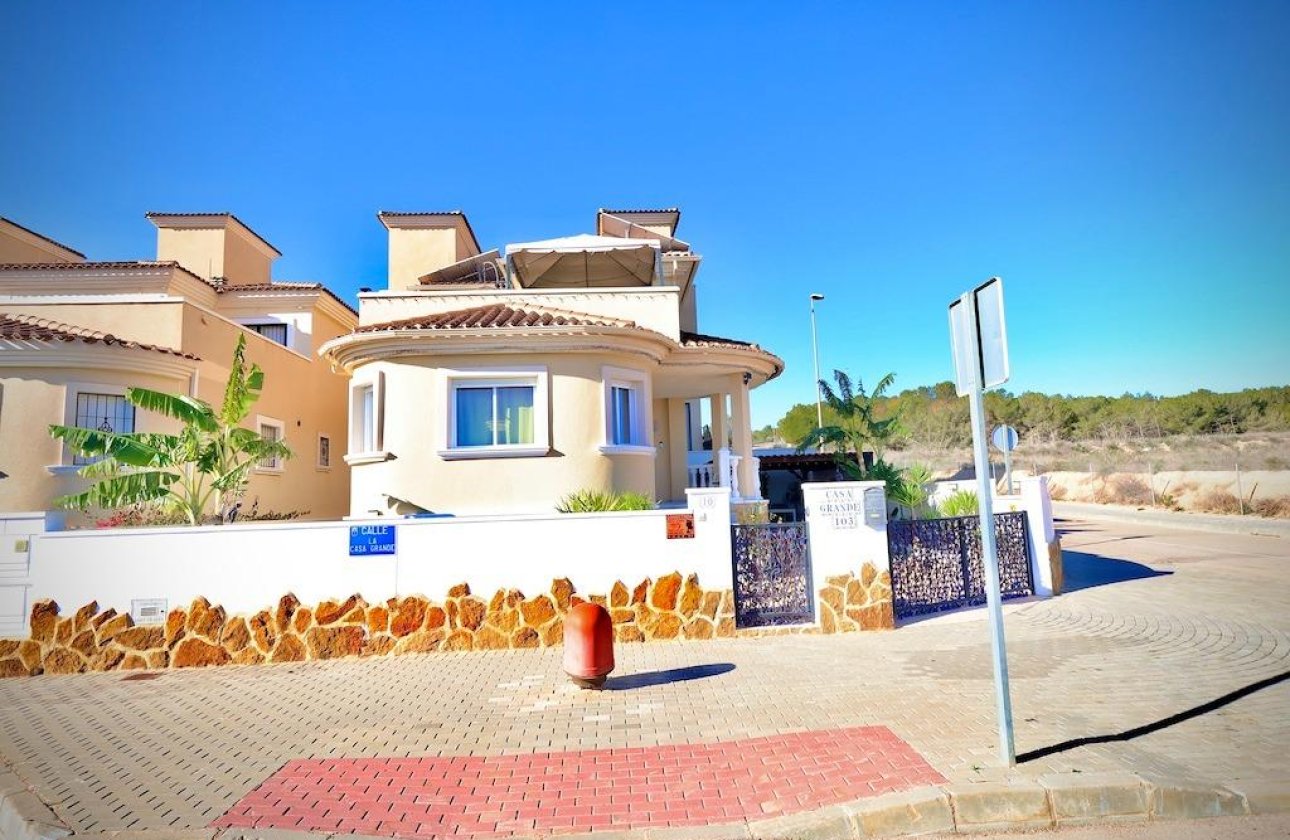 Resale - Villa -
San Miguel de Salinas - Residencial los flamencos