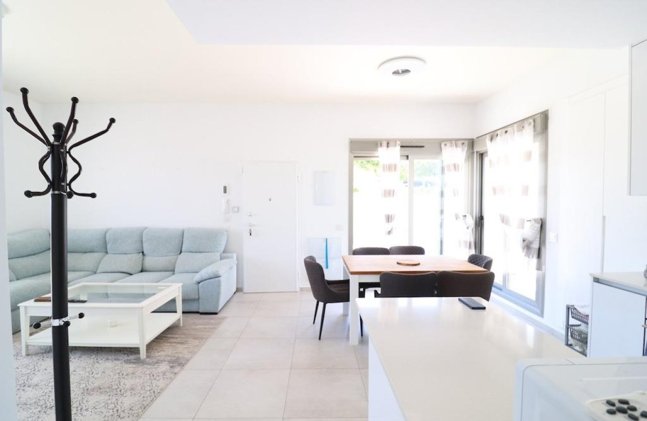 Resale - Villa -
San Miguel de Salinas - Urbanizaciones