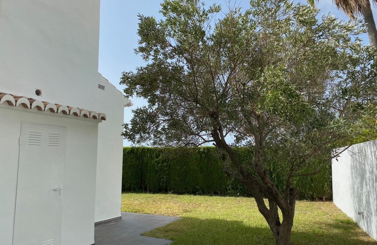 Resale - Villa -
Teulada - Moraira