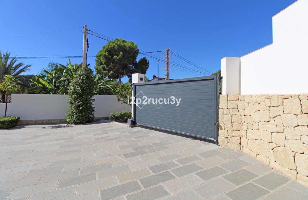Resale - Villa -
Teulada - Moraira