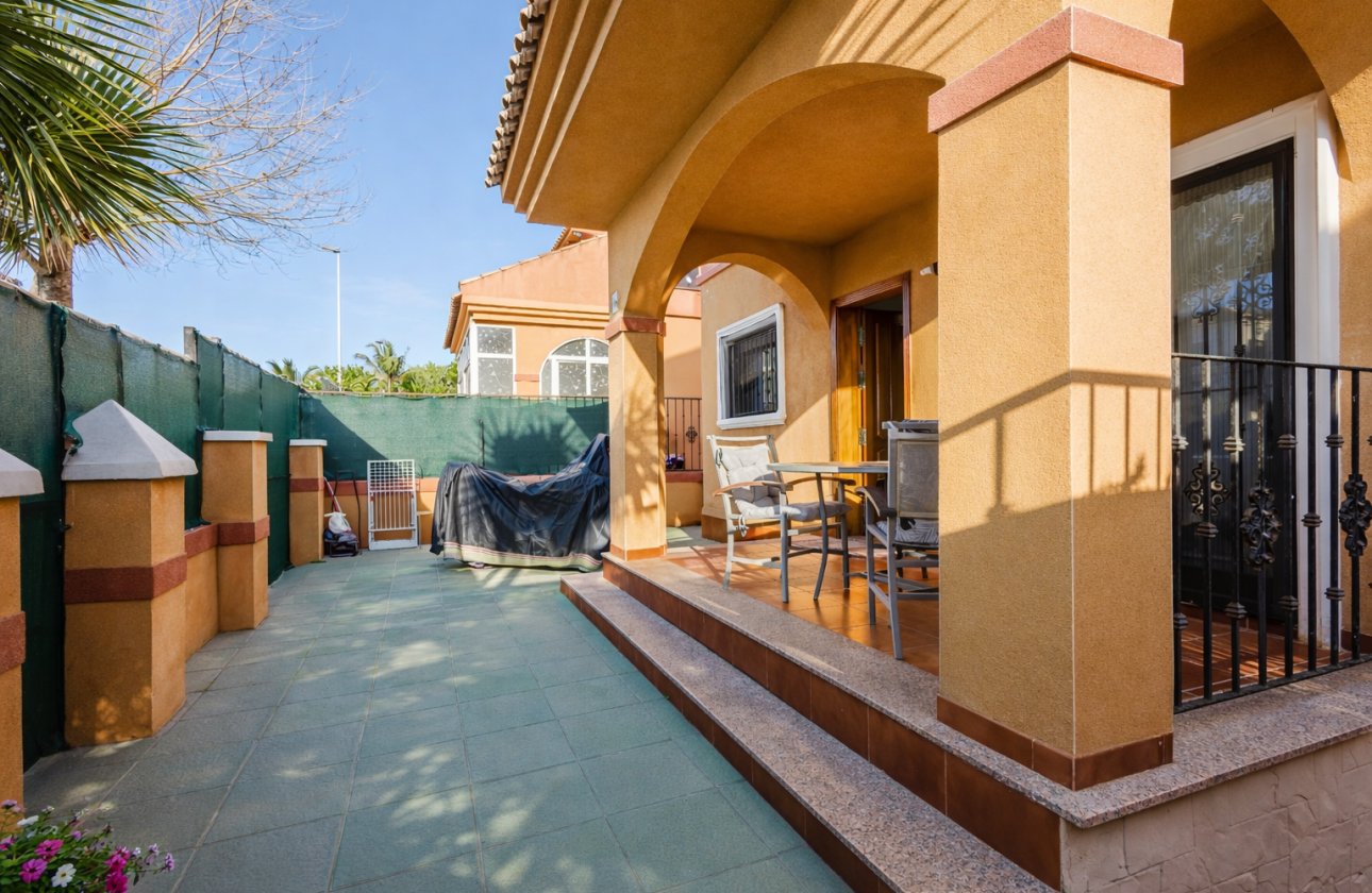 Resale - Villa -
Torrevieja - Aguas Nuevas