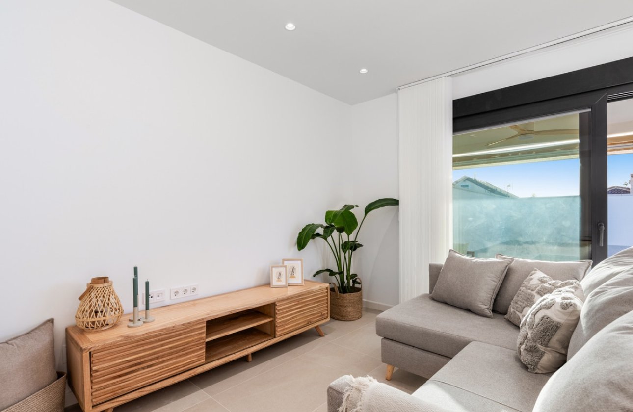 Resale - Villa -
Torrevieja - El chaparral