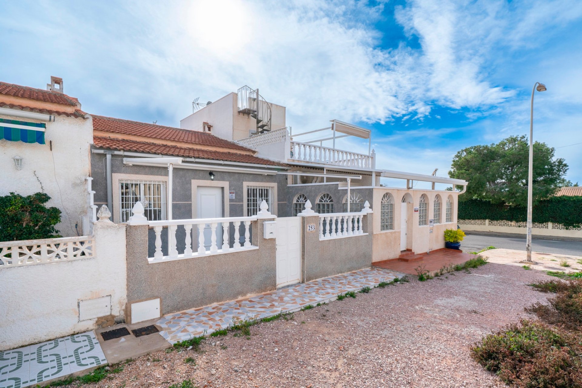Resale - Villa -
Torrevieja - El chaparral