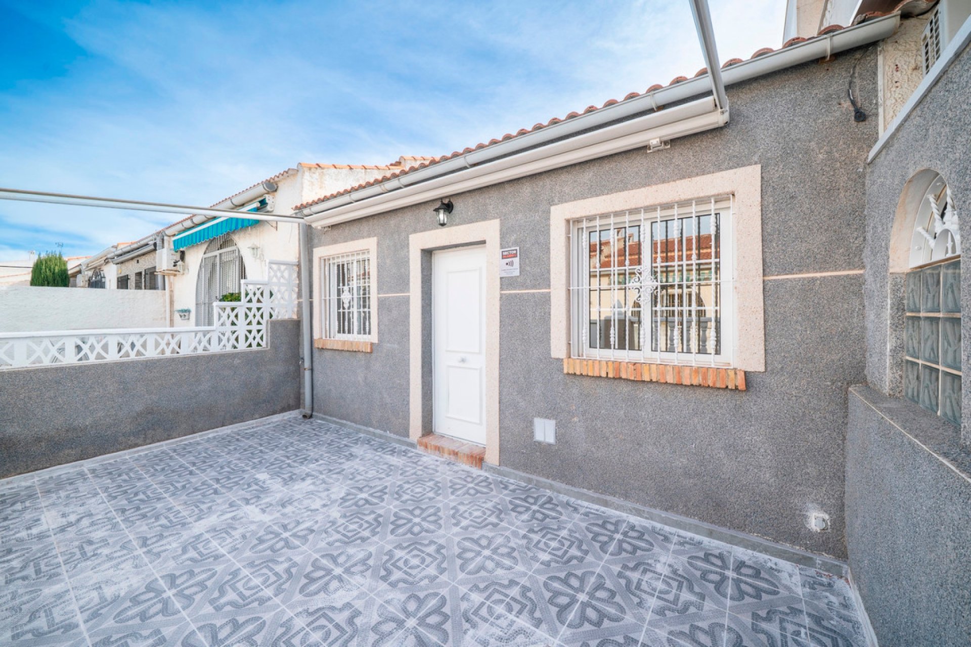 Resale - Villa -
Torrevieja - El chaparral