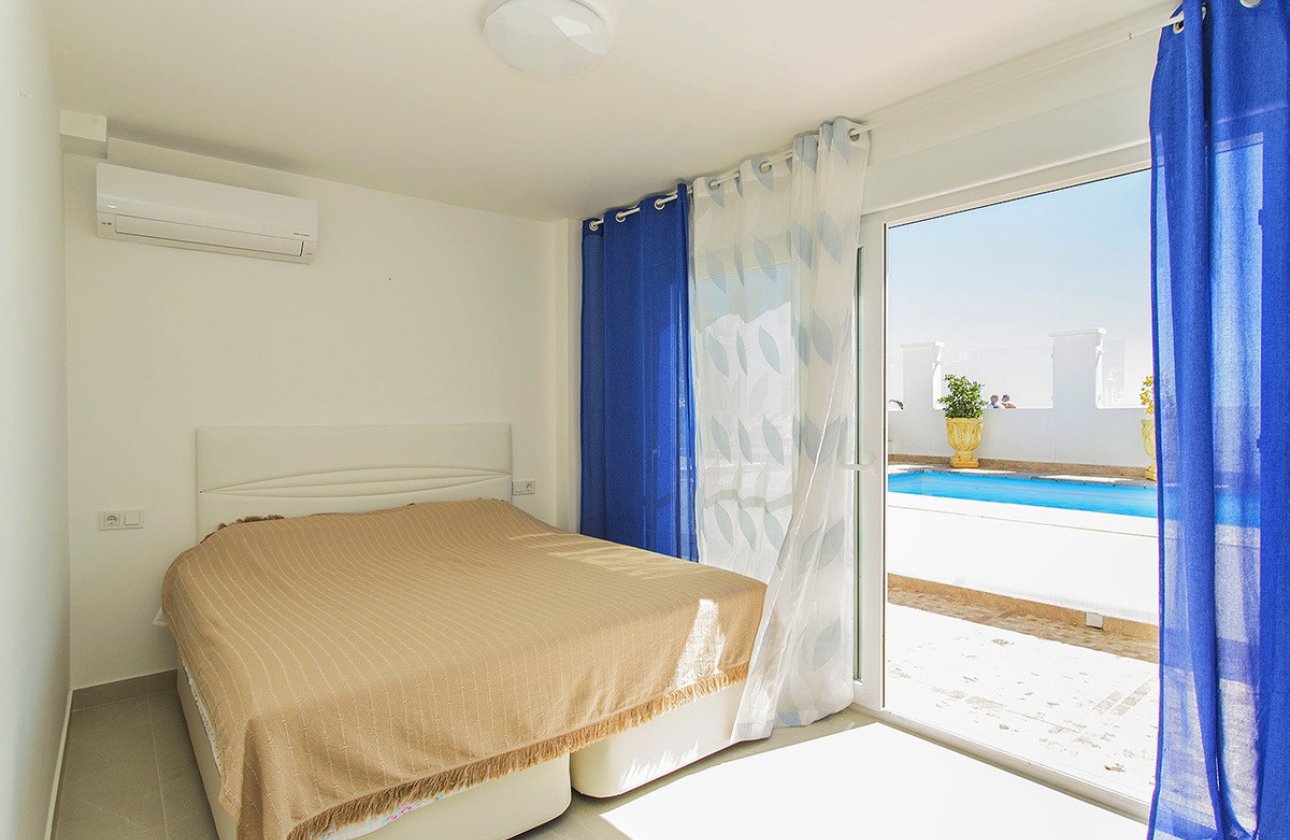 Resale - Villa -
Torrevieja - La Mata