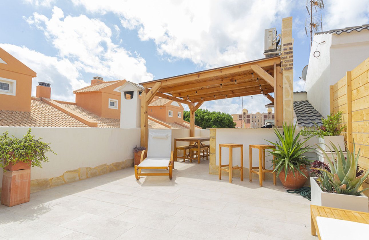 Resale - Villa -
Torrevieja - La Mata