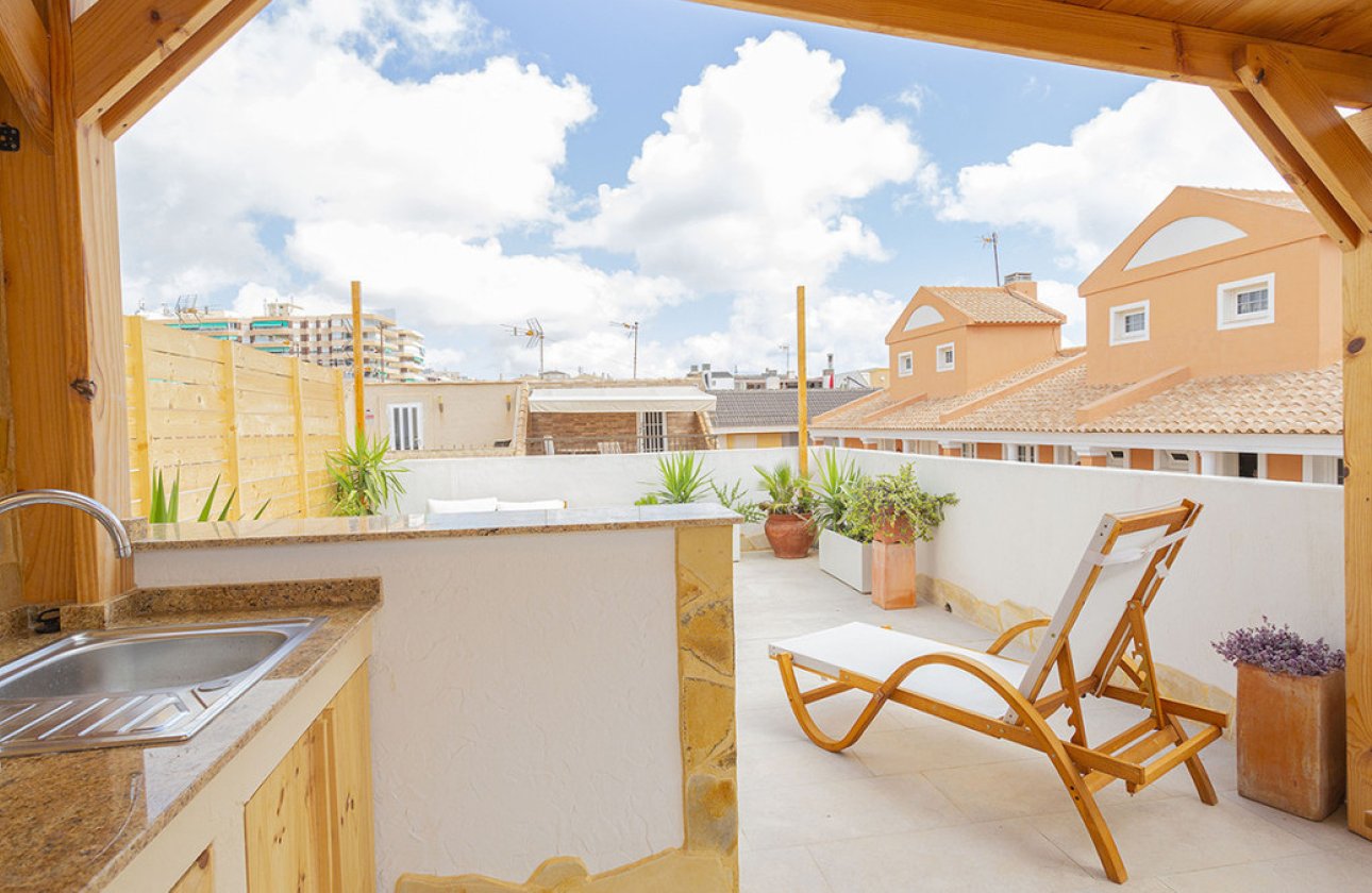 Resale - Villa -
Torrevieja - La Mata