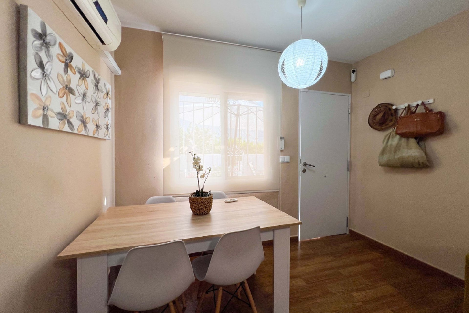 Resale - Villa -
Torrevieja - La Mata