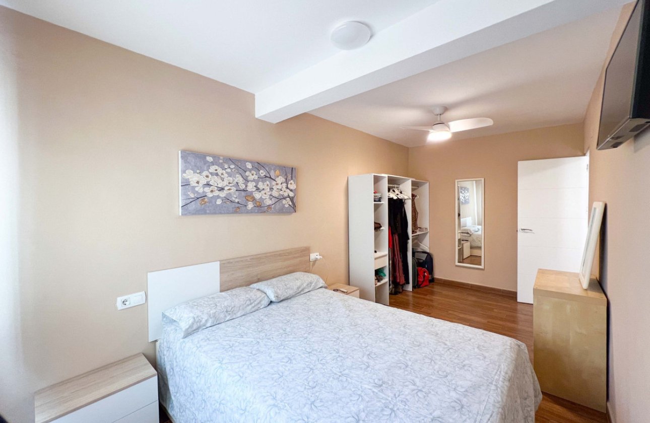 Resale - Villa -
Torrevieja - La Mata