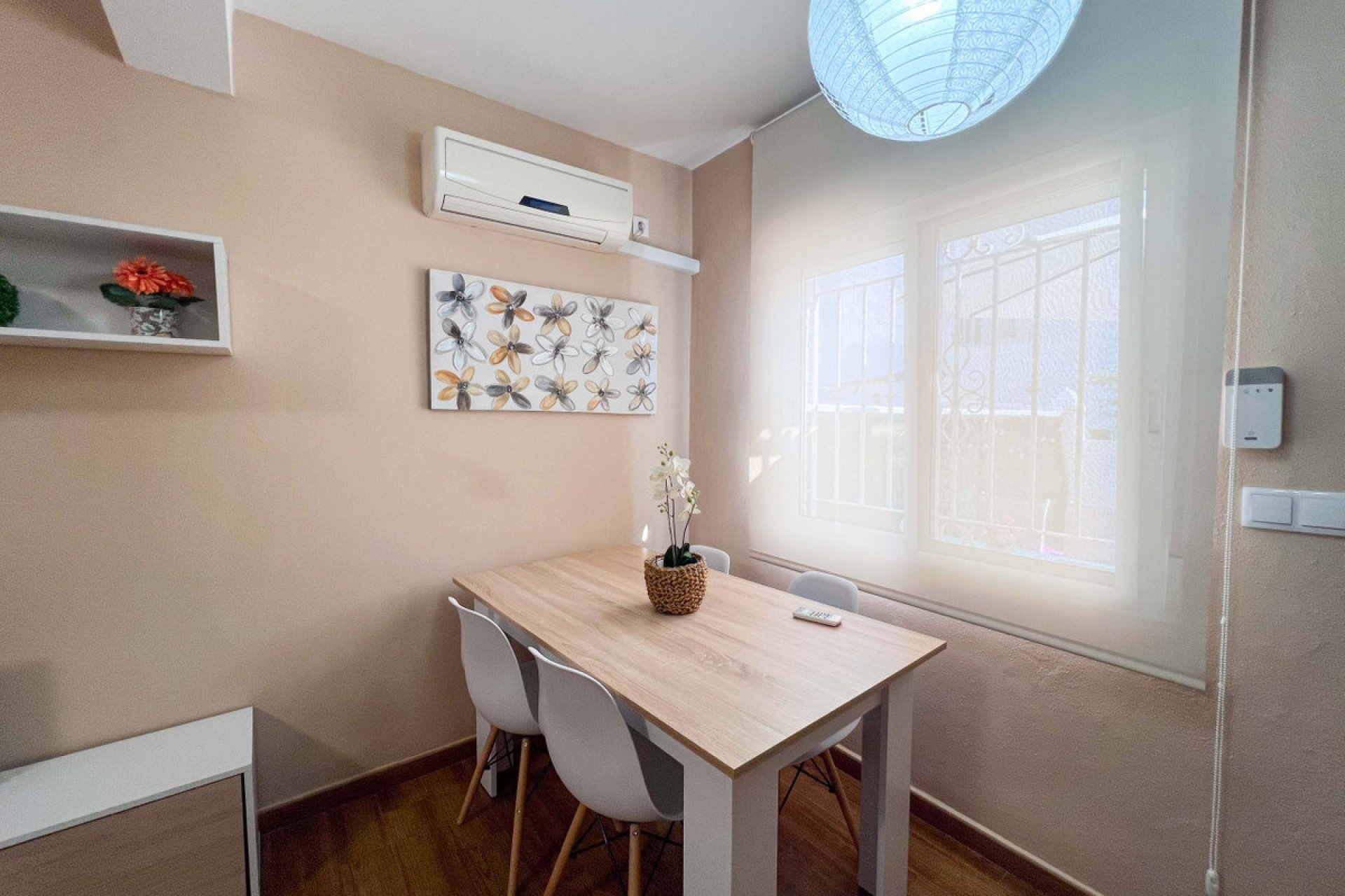 Resale - Villa -
Torrevieja - La Mata