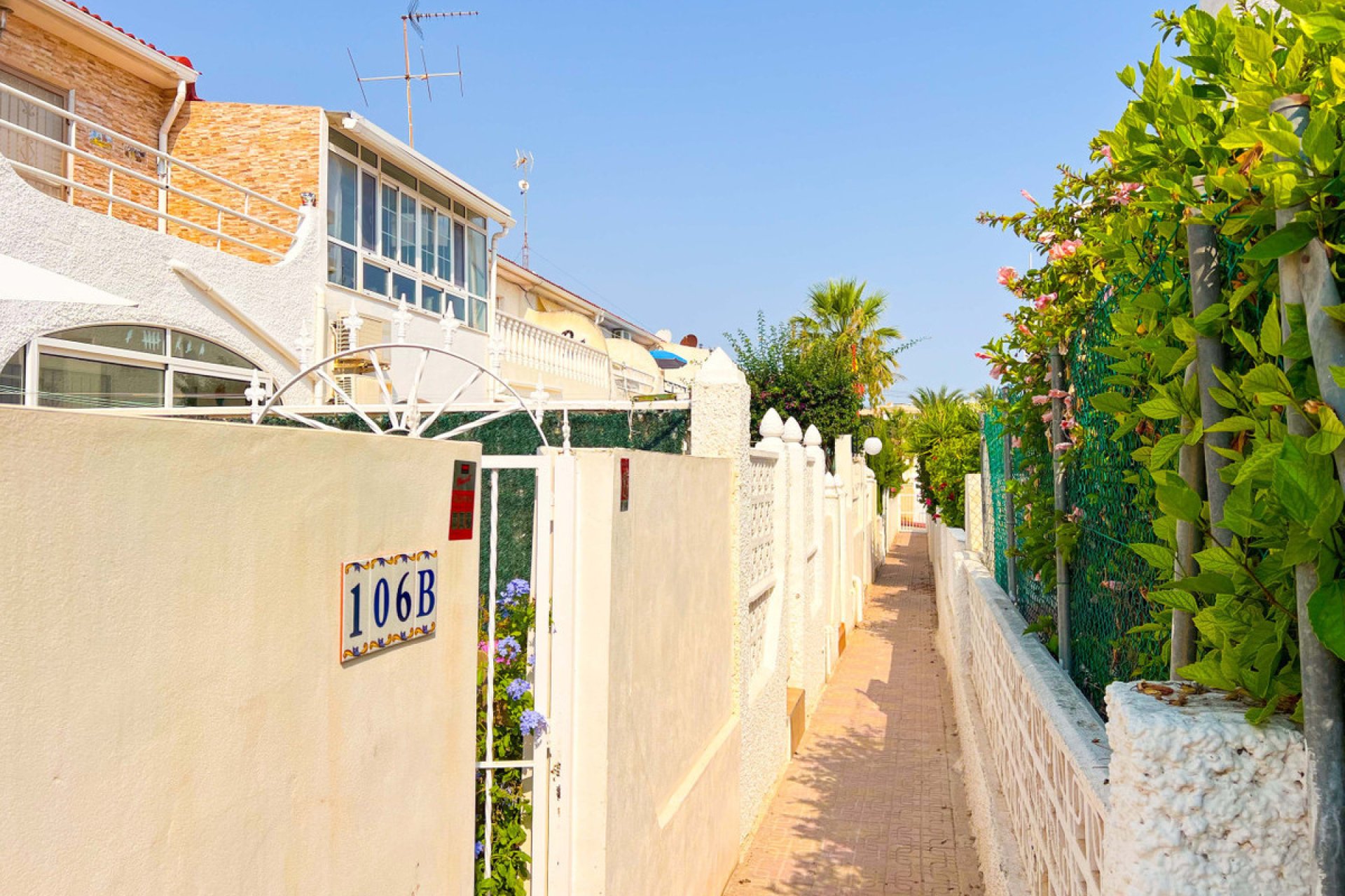 Resale - Villa -
Torrevieja - La Mata