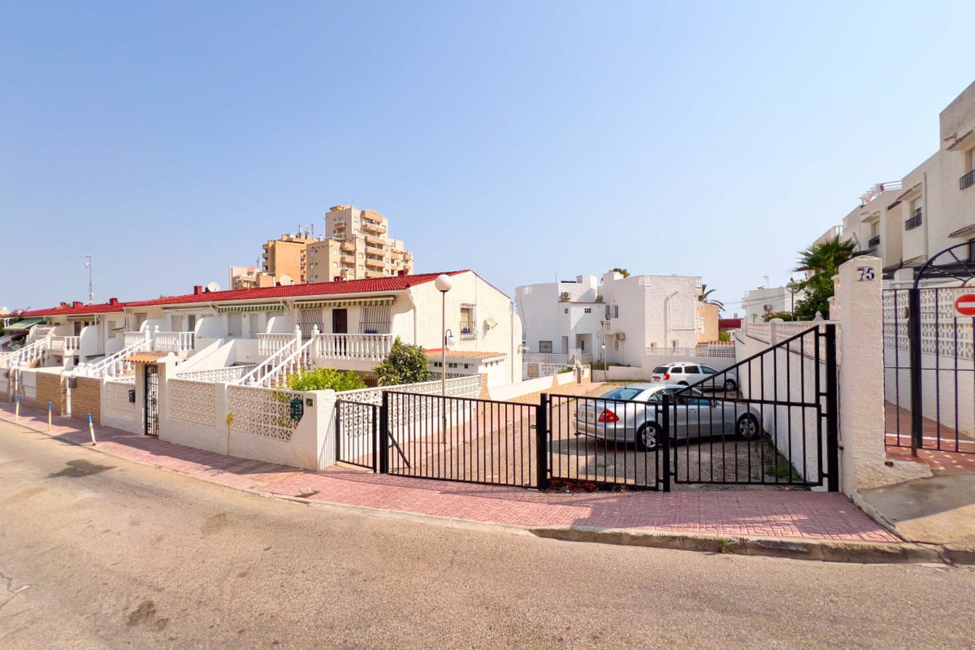 Resale - Villa -
Torrevieja - La Mata