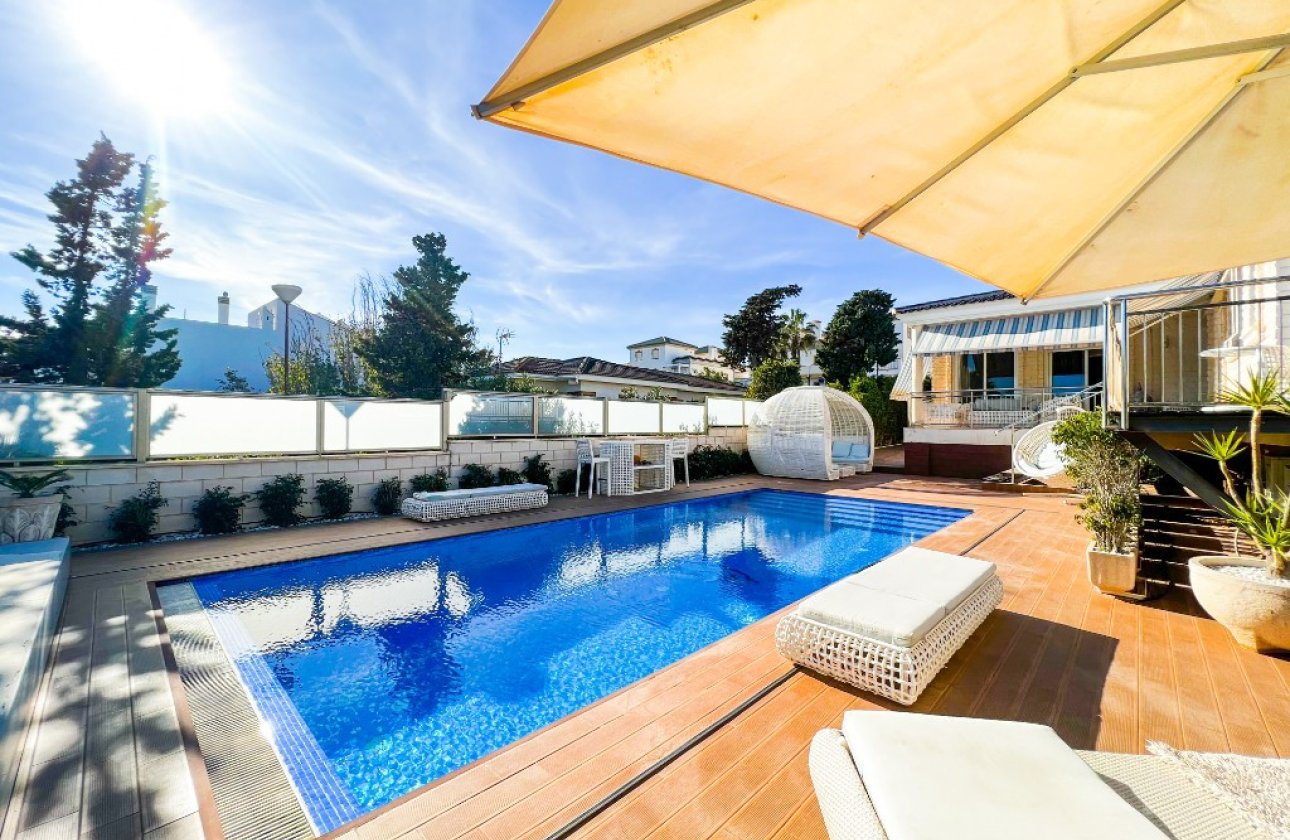 Resale - Villa -
Torrevieja - La Mata