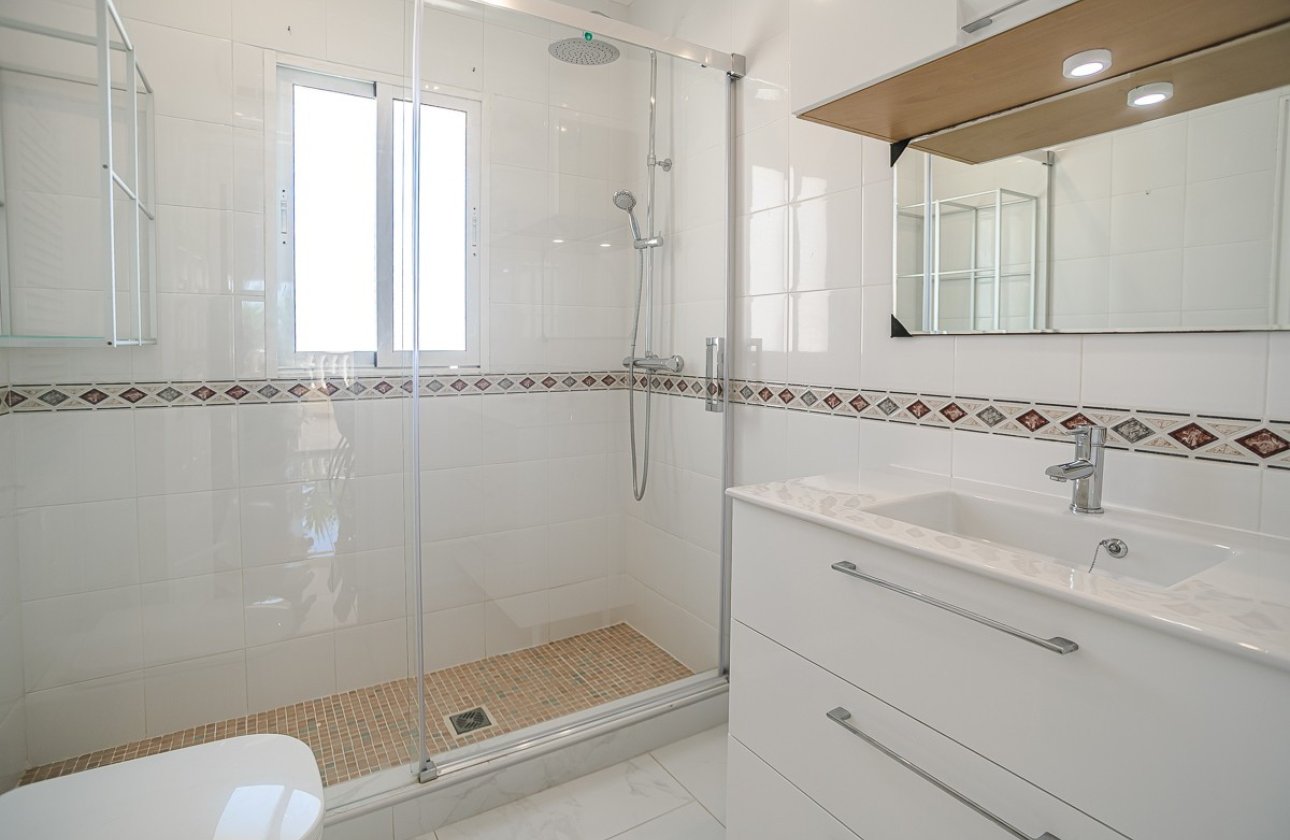 Resale - Villa -
Torrevieja - La siesta