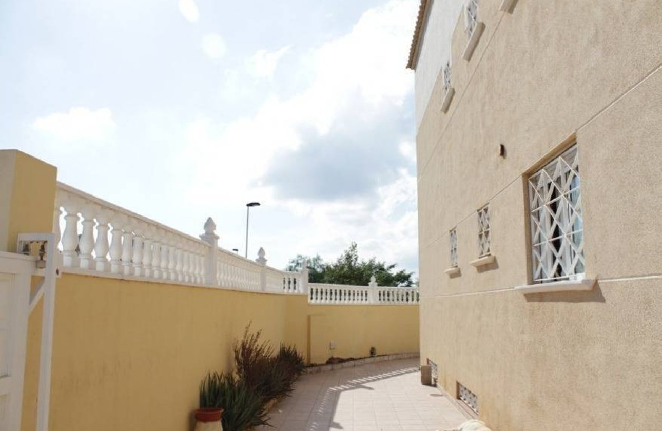 Resale - Villa -
Torrevieja - La siesta