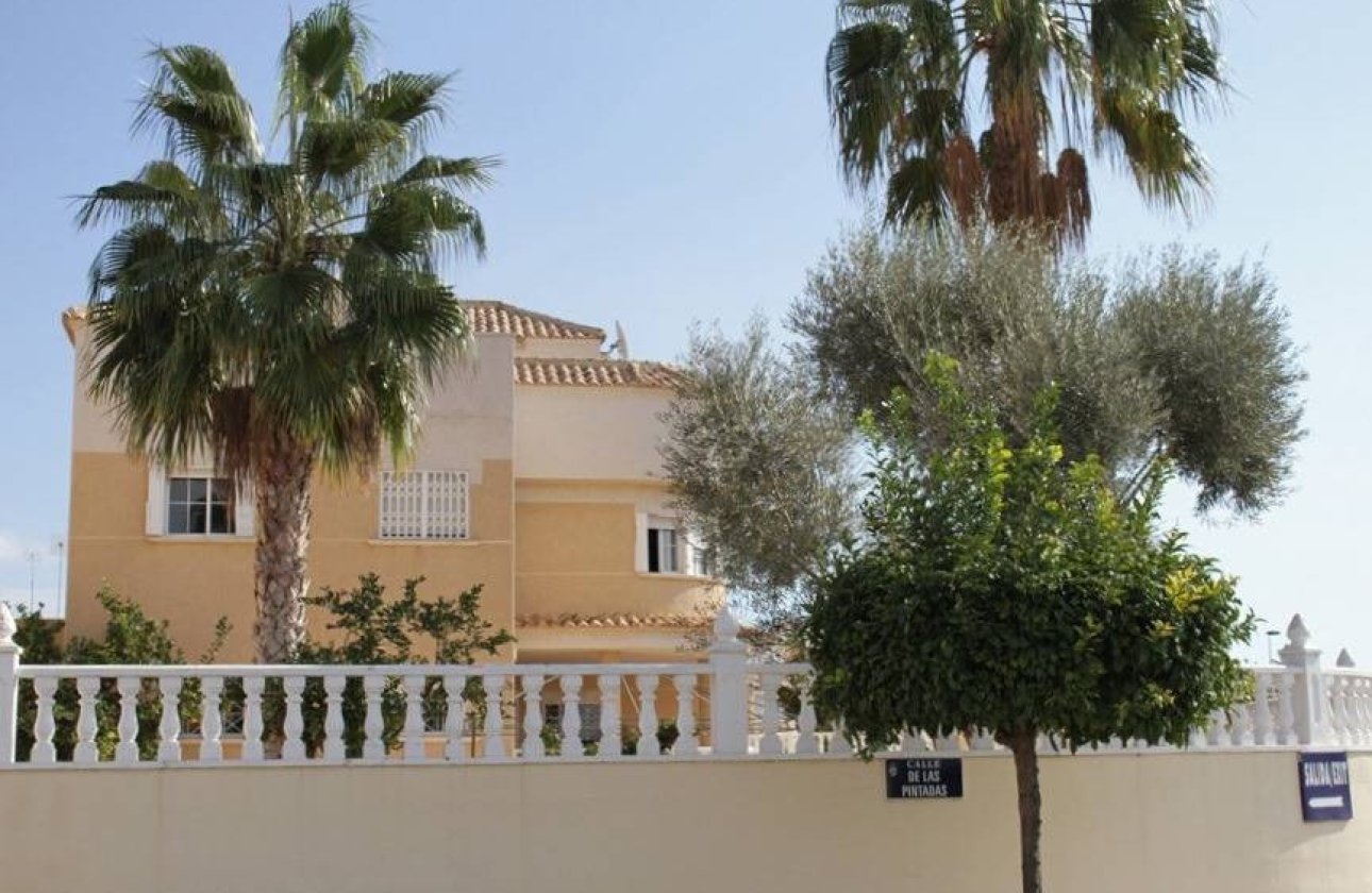 Resale - Villa -
Torrevieja - La siesta