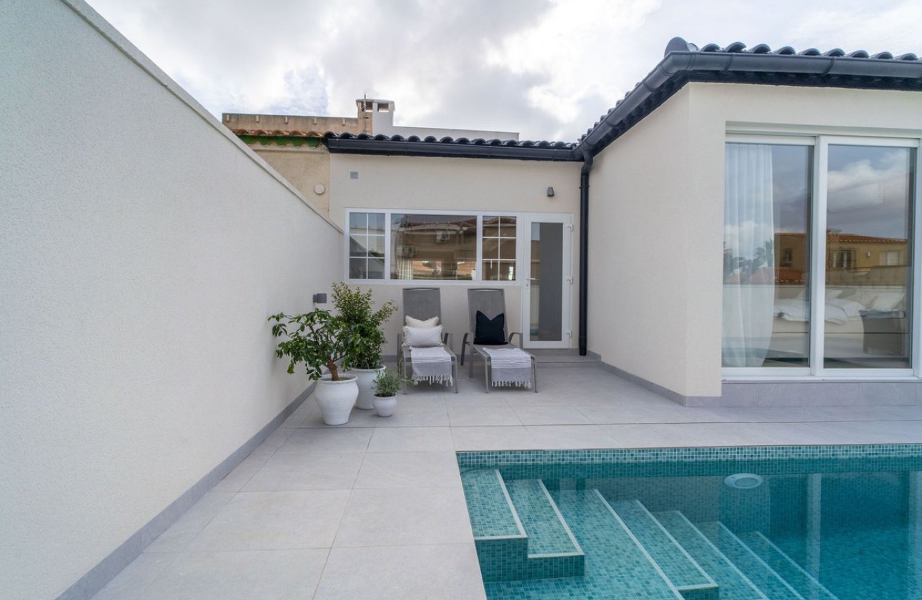 Resale - Villa -
Torrevieja - La siesta