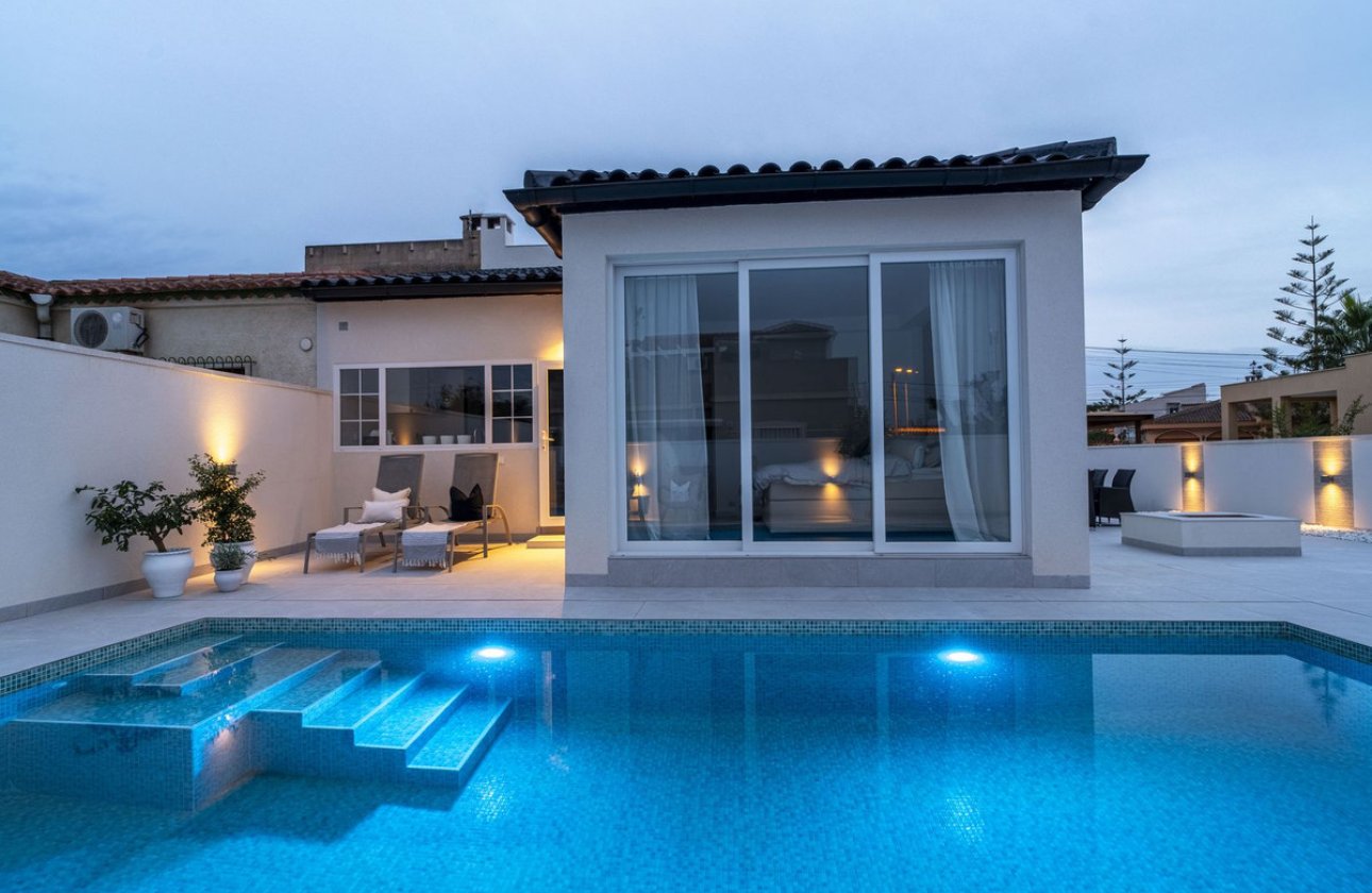 Resale - Villa -
Torrevieja - La siesta