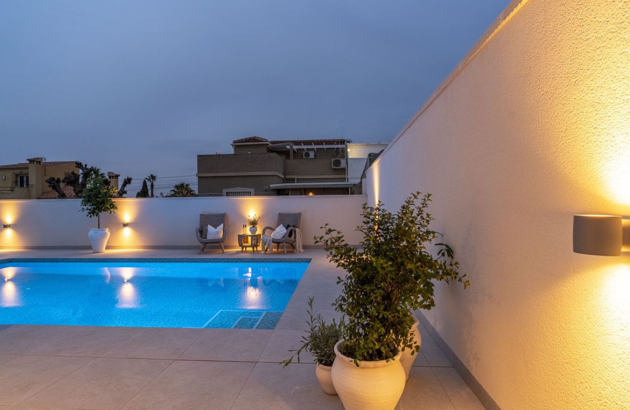 Resale - Villa -
Torrevieja - La siesta