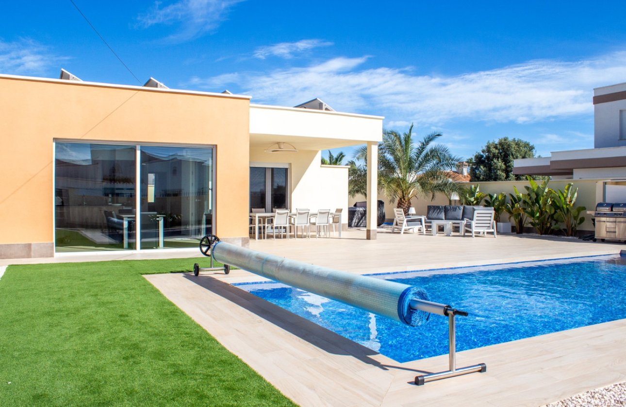 Resale - Villa -
Torrevieja - La siesta