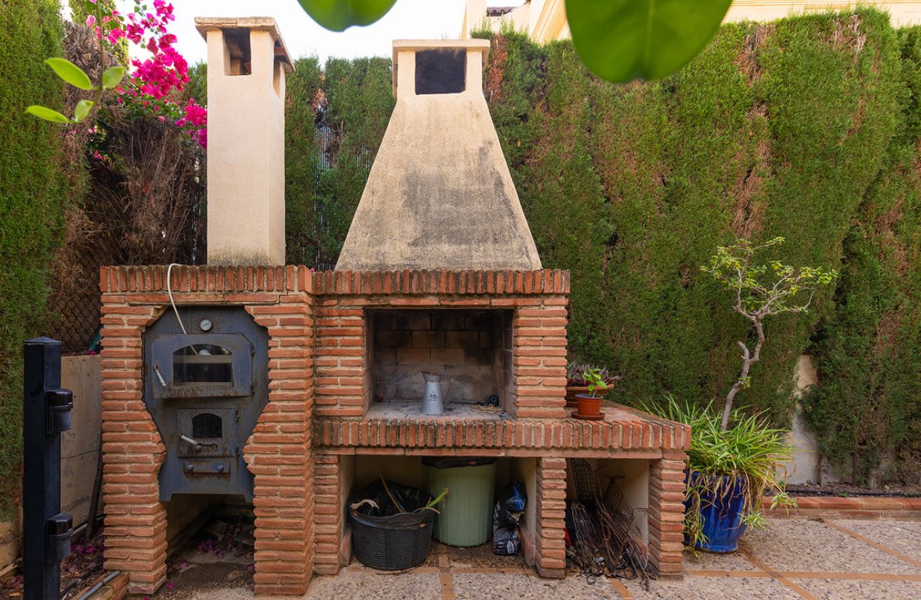 Resale - Villa -
Torrevieja - La Veleta