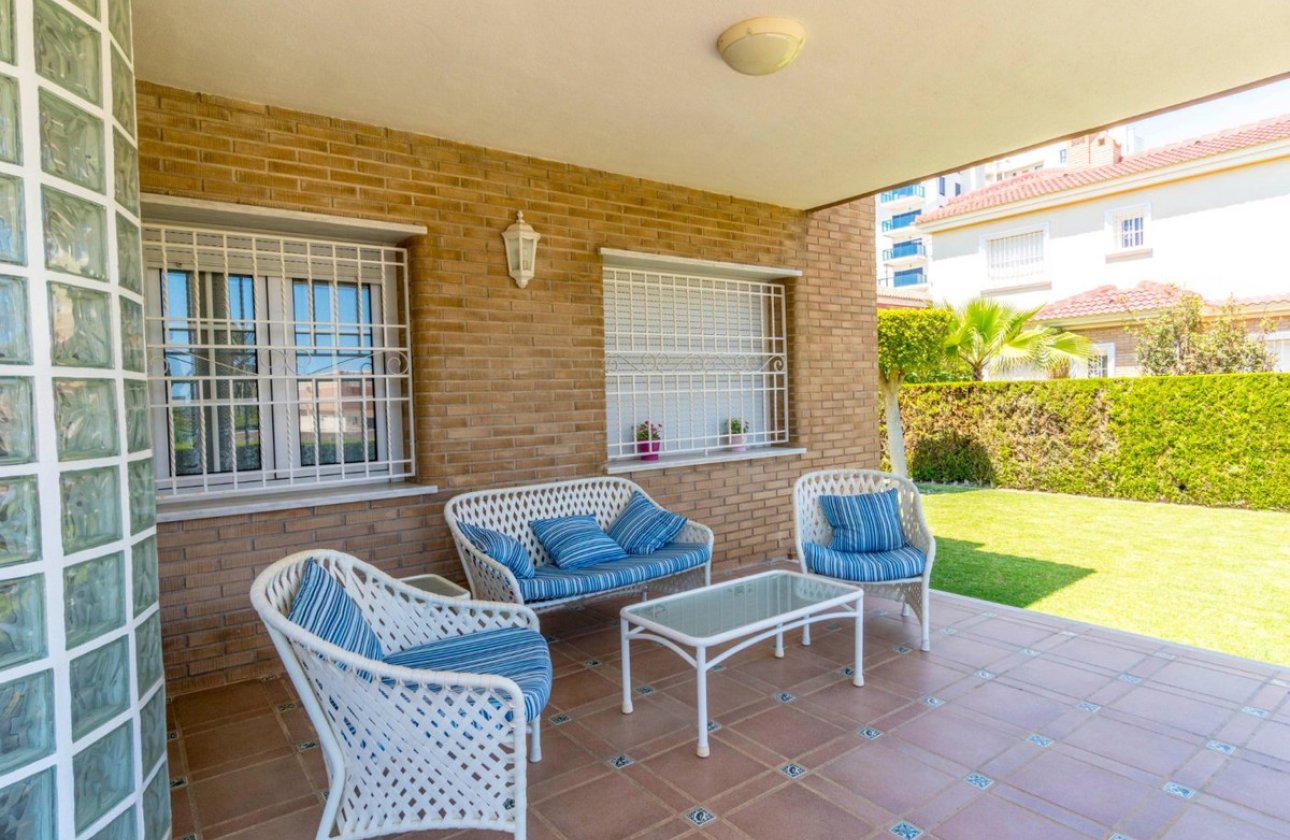 Resale - Villa -
Torrevieja - La Veleta