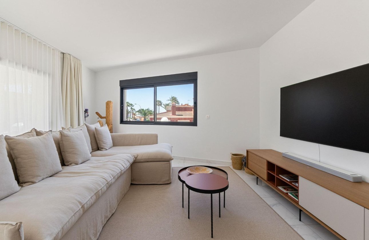 Resale - Villa -
Torrevieja - La Veleta