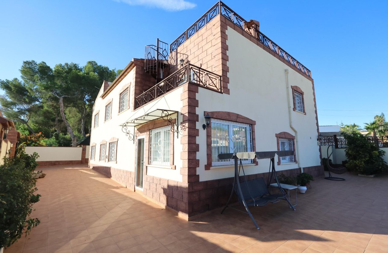 Resale - Villa -
Torrevieja - Los Balcones - Los Altos del Edén