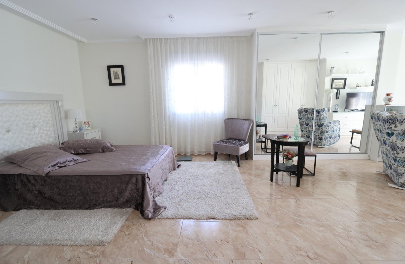 Resale - Villa -
Torrevieja - Los Balcones - Los Altos del Edén